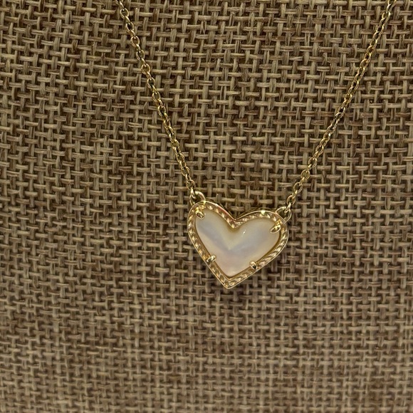 Kendra Scott Ari Heart necklace - Picture 5 of 5